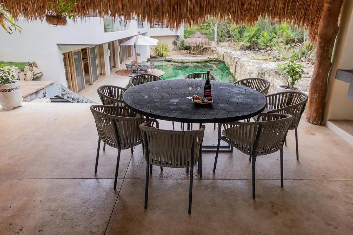 House With Cenote And Caves In Puerto Aventurasヴィラ 0*,  メキシコ